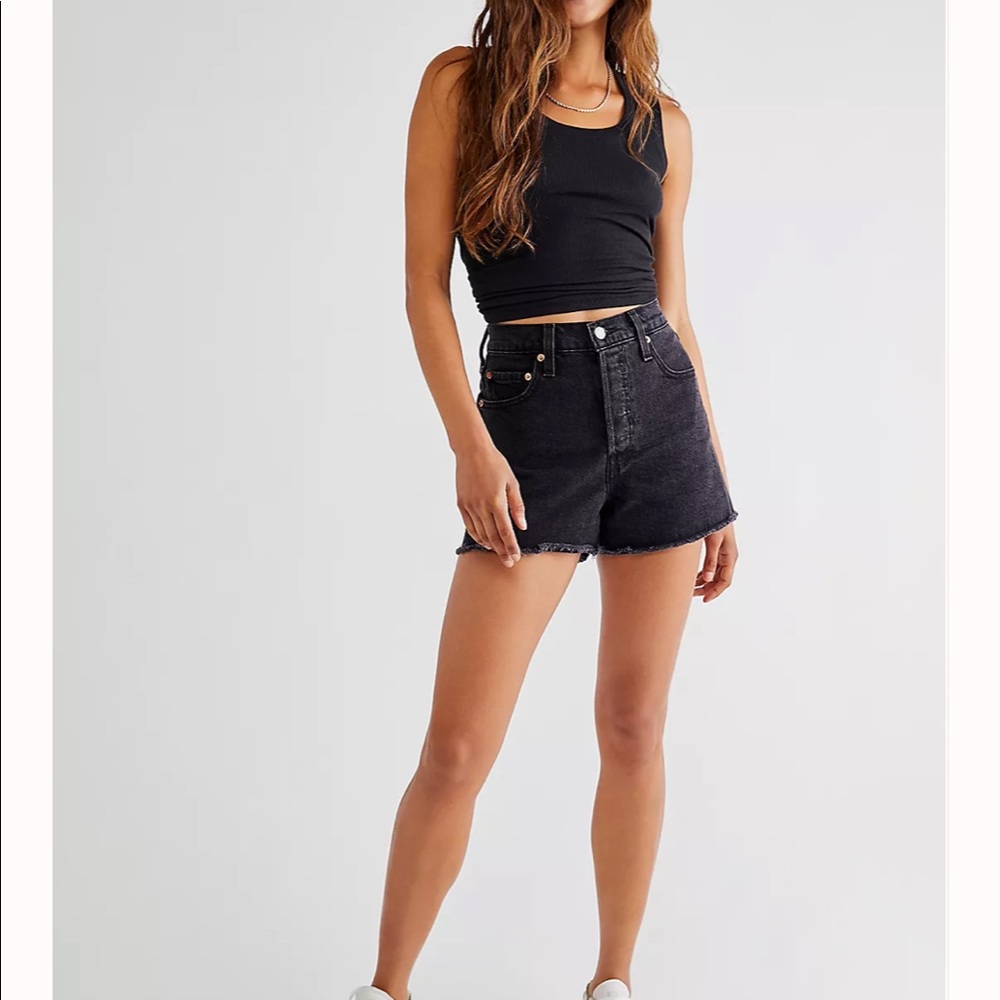 Levi’s Ribcage Black Wash Shorts